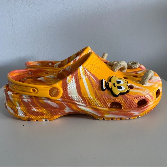 crocs mens classic clog honey nut cheerios